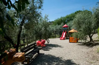 Area giochi per bambini di Agriturismo Vecchio Borgo Di Inalbi