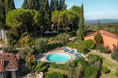 Piscina di Agriturismo Vecchio Borgo Di Inalbi o nelle vicinanze