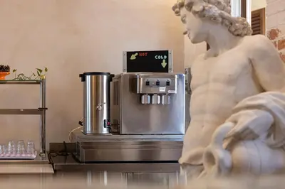 Set per la preparazione di tè e caffè presso Hostel Archi Rossi