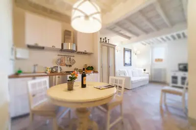 Cucina o angolo cottura di Charming loft near Ponte Vecchio