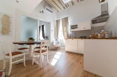 Cucina o angolo cottura di Central Station Lovely apartment