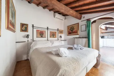 Letto o letti in una camera di Lovenest with terrace Duomo View