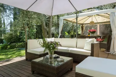 Area soggiorno di Villa in Private Estate,shared Pool,parking,3km to Ponte Vecchio