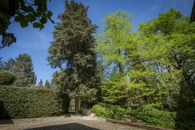 Giardino di Villa in Private Estate,shared Pool,parking,3km to Ponte Vecchio