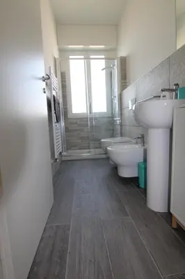 Bagno di Appartamento Zona Torregalli_Nuvola Rossa