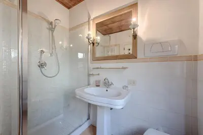 Bagno di Central Strozzi by Mmega