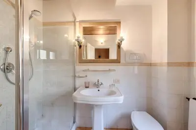 Bagno di Central Strozzi by Mmega
