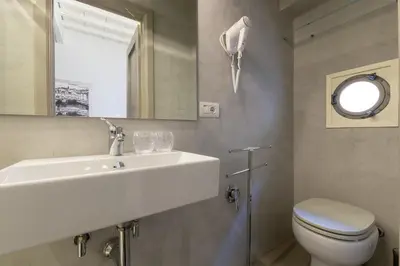 Bagno di Ponte Vecchio's Nest