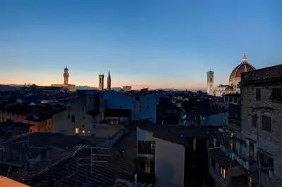 Vista generica su Firenze o vista sulla città dall'interno dell'appartamento