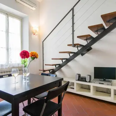 GuestHost - Della Scala Modern Apartment