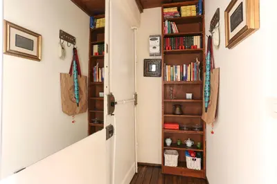 Biblioteca nell'appartamento