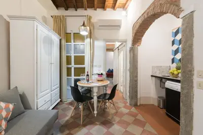 Area soggiorno di Keys of Italy - F7 - Fiesolana 24 - Santa Croce one bedroom flat for 2 or 3 guests