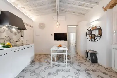 Cucina o angolo cottura di Giglio Oro by Mmega