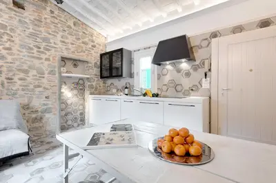 Cucina o angolo cottura di Giglio Oro by Mmega