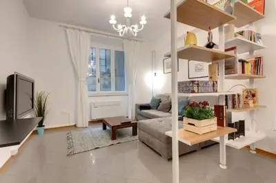 Biblioteca nell'appartamento