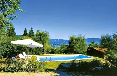 Paesaggio naturale nelle vicinanze della villa