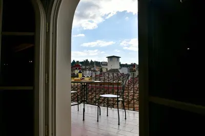 Balcone o terrazza di La Croce d'Oro Santa Croce Suite Apartments