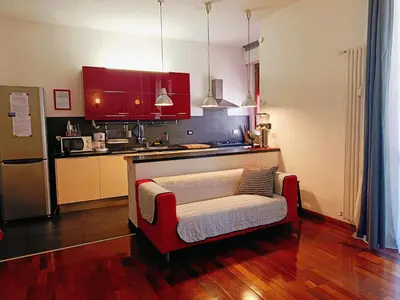 Cucina o angolo cottura di The Red Suite in Florence with Free Parking