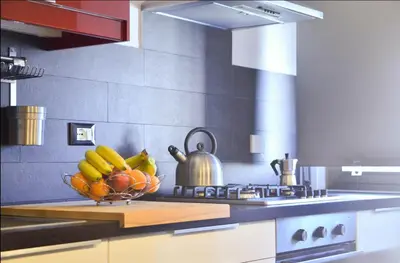 Cucina o angolo cottura di The Red Suite in Florence with Free Parking