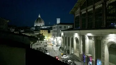 Vista generica su Firenze o vista sulla città dall'interno dell'appartamento