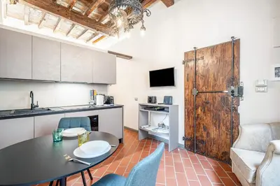 Cucina o angolo cottura di GuestHost - Ponte Vecchio Central Flats