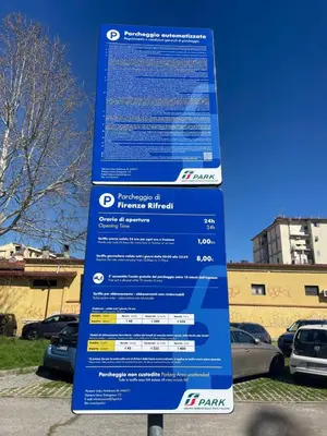 Certificato, attestato, insegna o altro documento esposto da Girasole House