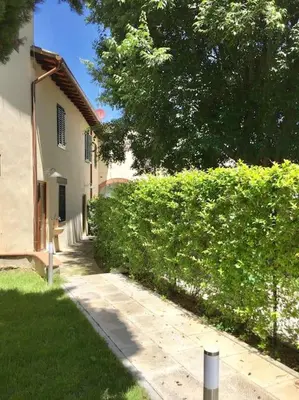 Giardino di DaLu Florence apartment Davide - private car park 15 minutes to the city center