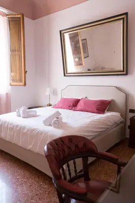 Letto o letti in una camera di Baldovini Home Stay, Close to the city center