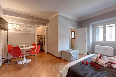 Area soggiorno di Espresso Apartment by Mamo Florence