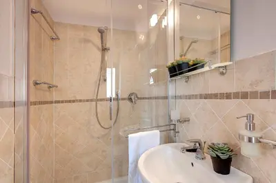 Bagno di Espresso Apartment by Mamo Florence