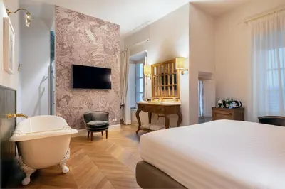 TV o dispositivi per l'intrattenimento presso Corte Calzaiuoli Elegant Suites