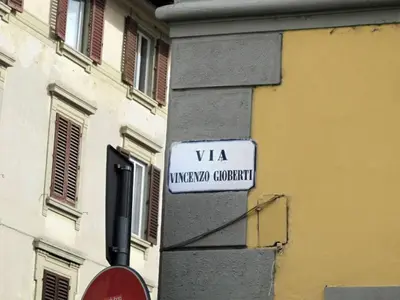 Certificato, attestato, insegna o altro documento esposto da Appartamento Luna 36 in centro a Firenze