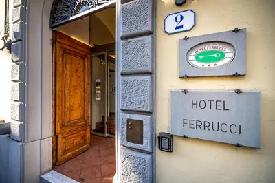Certificato, attestato, insegna o altro documento esposto da Hotel Ferrucci