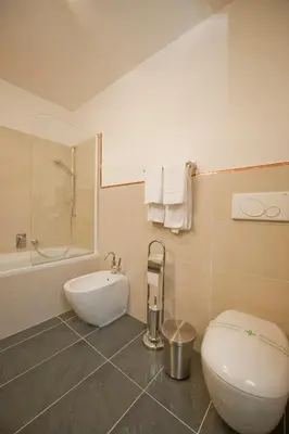 Bagno di Palazzo Lombardo