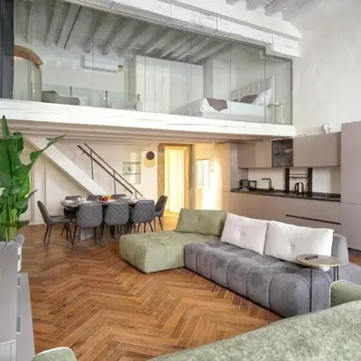 Loft moderno vista centro città J House