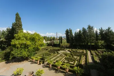Giardino di 3bdrm luxury Apartment in Tuscan Villa,Private Estate, shared Swimmingpool