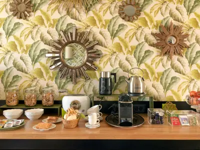 Set per la preparazione di tè e caffè presso Flor in Florence
