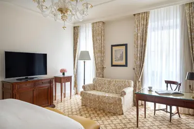 TV o dispositivi per l'intrattenimento presso Four Seasons Hotel Firenze