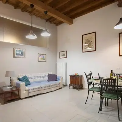 LG House with balcony near Ponte Vecchio