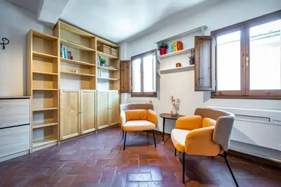Area soggiorno di Roommo Viola