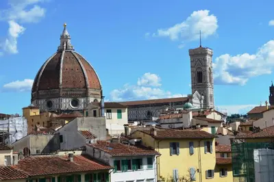 Vista generica su Firenze o vista sulla città dall'interno dell'appartamento