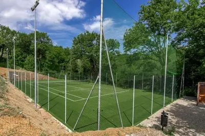 Attività di tennis o squash presso l'hotel o nelle vicinanze