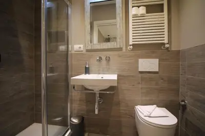 Bagno di Bell Tower Studio Apartment