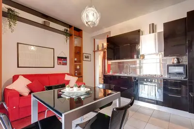 Cucina o angolo cottura di Binario9 Terrace Apartment by Mamo Florence