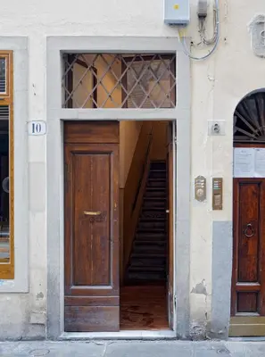 Facciata o entrata di Mosca Cieca