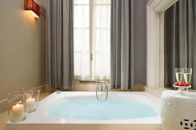 Bagno di Al Palazzo del Marchese di Camugliano Residenza d'Epoca