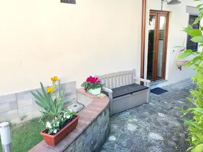 Giardino di DaLu Florence apartment Lucilla - private car park 15 minutes to the city center