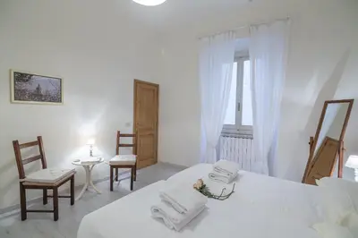 Letto o letti in una camera di Pontormo by Mmega