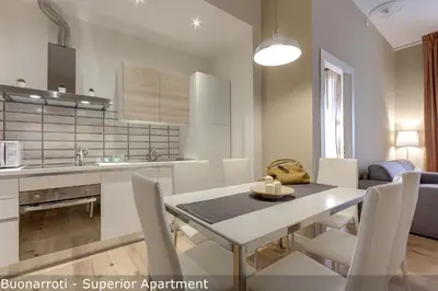 Cucina o angolo cottura di David & Buonarroti Apartments by Mamo Florence