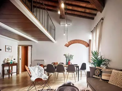Area soggiorno di One of a kind Near The Duomo w/Balcony Palace Apt